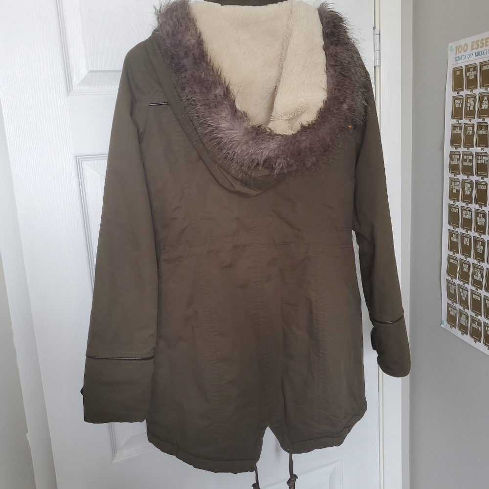 Green fall jacket - Picture 7 of 12